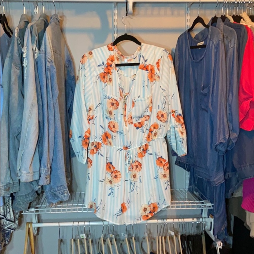 2XL Waist slimming plus size floral striped blouse